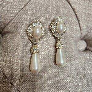 Beautiful1980s Art Deco Pearl Rhinestone Earrings